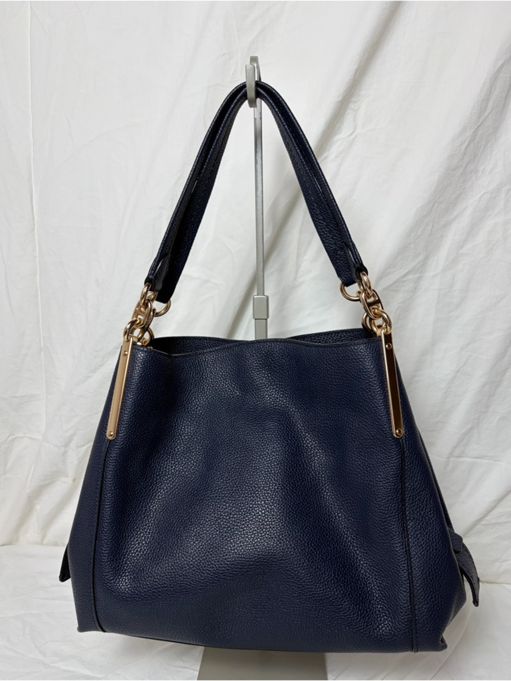 Coach Dalton 28 Navy Pebbled Leather Shoulder Bag Gold Hardware 73546 - Picture 3 of 11